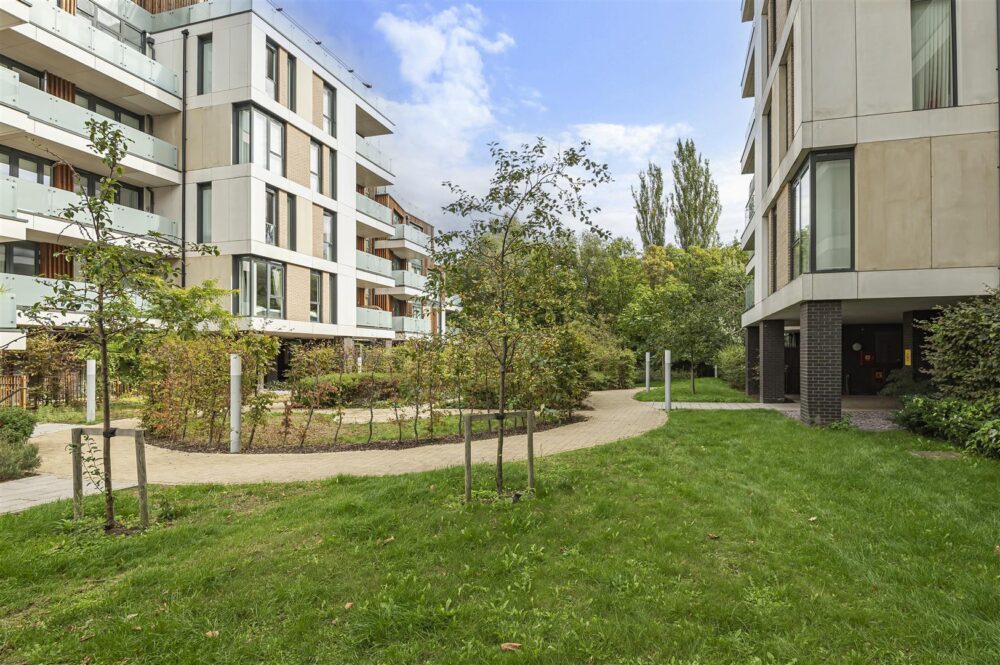 Property Spotlight: Quebec Way, Canada Water, SE16