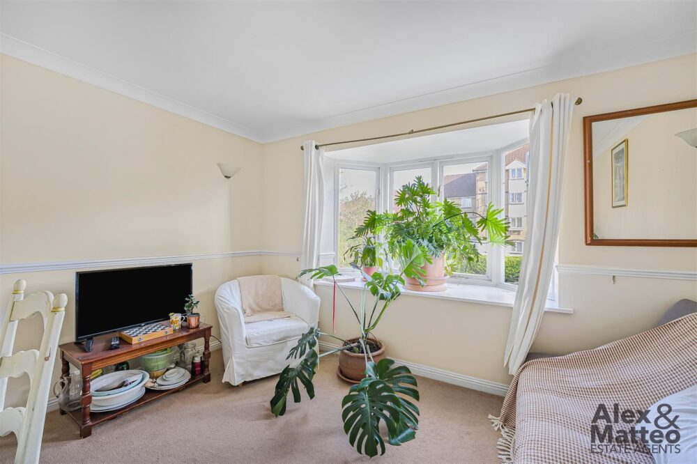 Property Spotlight: Sheppard Drive, South Bermondsey, SE16