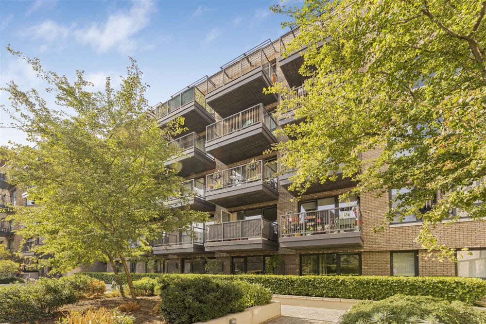 Harbourside Court, Surrey Quays, SE8